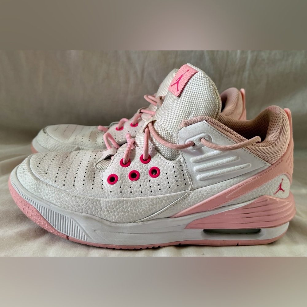 Nike Jordan Max Aura 5 Sneakers Shoes Pink Girls Sz 6.5 Youth FD8789-116